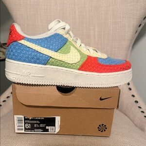 Nike Multicolor Woven Low-Top Sneaker - Blue/Green/Red/Cream